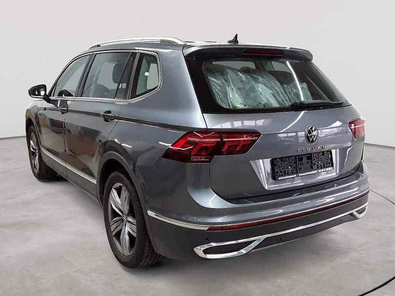 Gebraucht VW Tiguan Allspace Elegance 200 PS (147 kW) 2021 Platinum grey metallic SUV