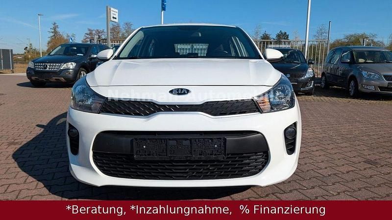 Gebraucht Kia Rio Attract 84 PS (61 kW) 2019 Weiß Limousine