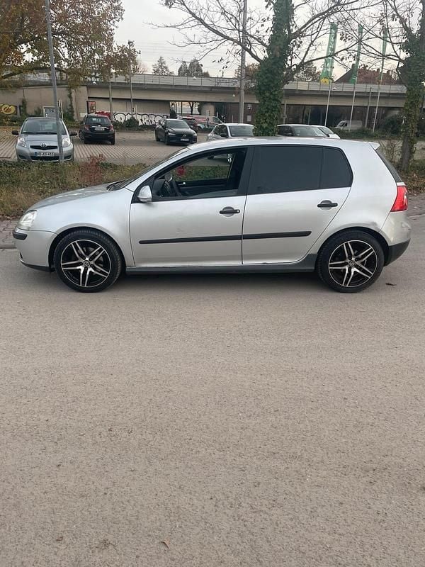 Gebraucht VW Golf V 150 PS (110 kW) 2004 Silber Kleinwagen