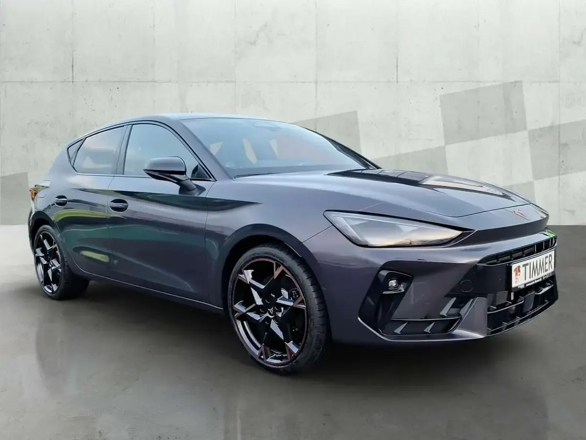 Neu Cupra Leon VZ 272 PS (200 kW) 2026 Violett Limousine