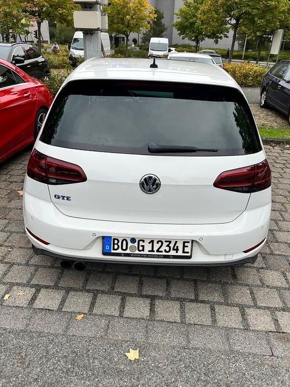 Weiß Gebraucht 2019 VW Golf VII GTE Limousine | 19.500 € (Etwas zu teuer) - Bild 1/4