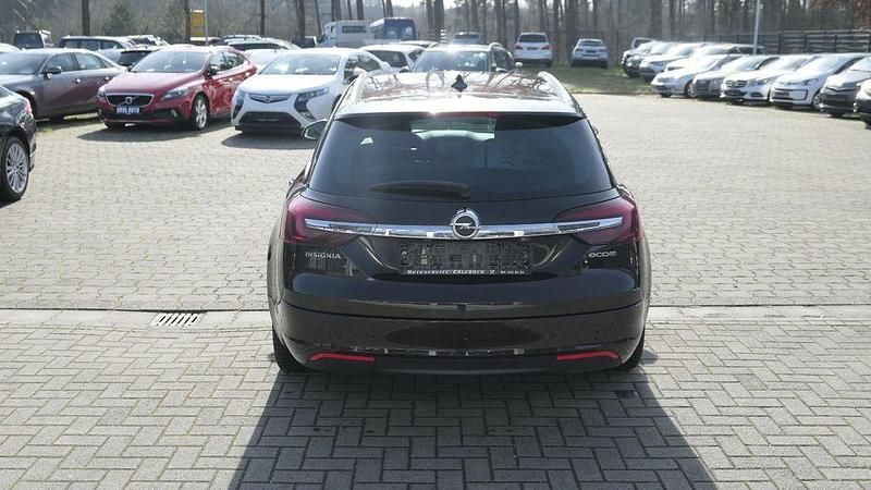 Gebraucht Opel Insignia Innovation 140 PS (102 kW) 2017 Braun Kombi