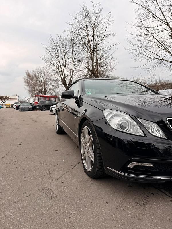 Gebraucht Mercedes E350 230 PS (169 kW) 2010 Schwarz Cabrio