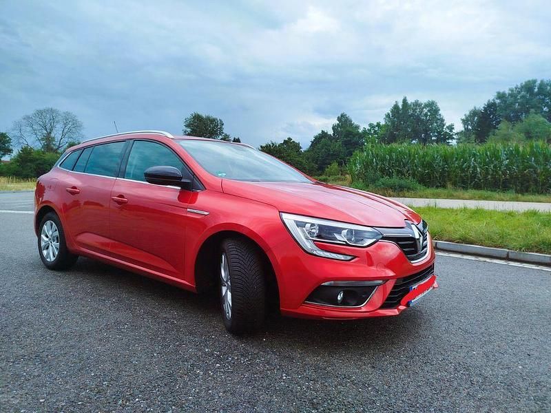 Rot Gebraucht 2018 Renault Mégane IV LIMITED Limousine | 9.300 € (Fairer Preis) - Bild 1/4