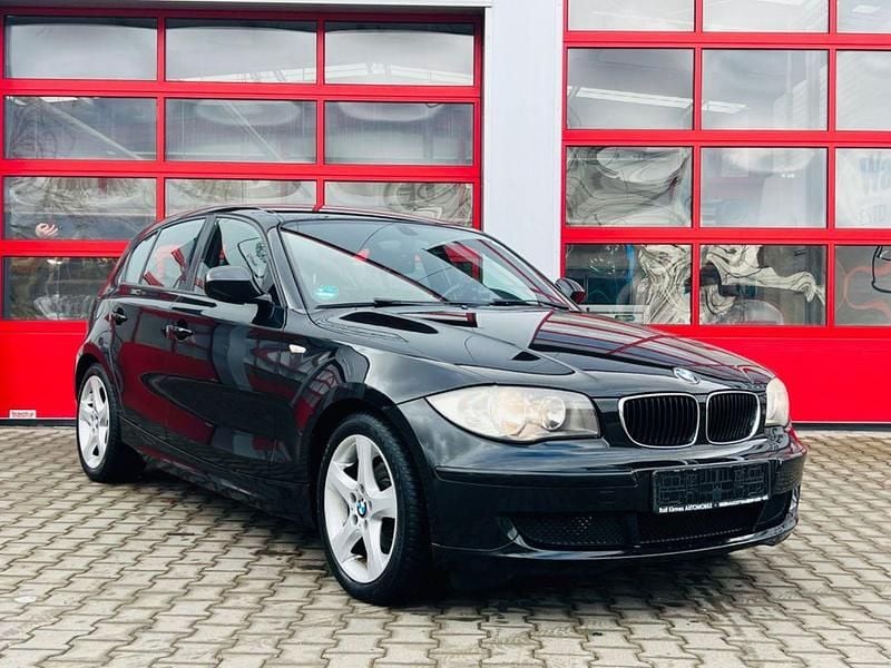 Gebraucht BMW 118 Shadowline 143 PS (105 kW) 2010 Schwarz Kleinwagen