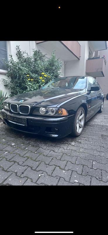 Schwarz Gebraucht 2002 BMW 535 Limousine | 6.500 € (Fairer Preis) - Bild 1/4