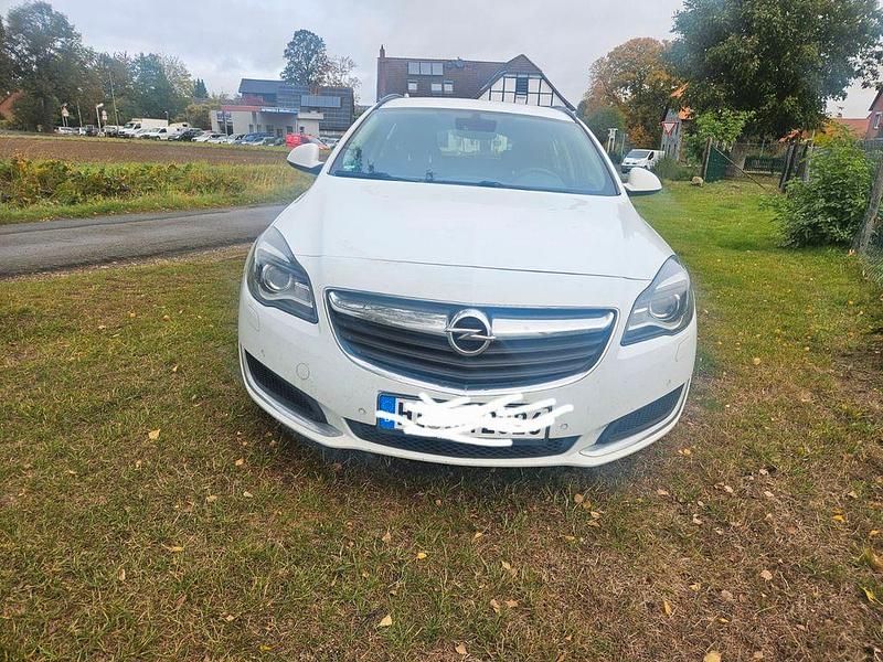 Weiß Gebraucht 2015 Opel Insignia Selection Kombi | 5.800 € (Fairer Preis) - Bild 1/4