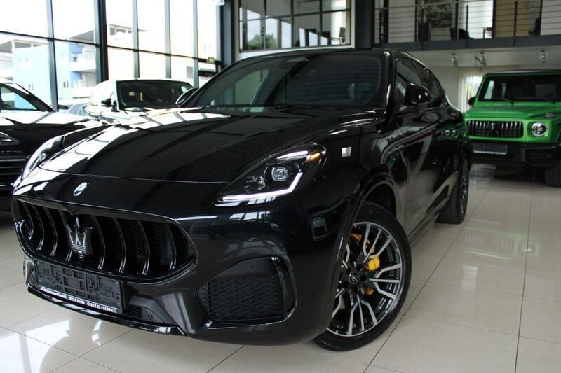 Schwarz Gebraucht 2023 Maserati Grecale SUV | 68.500 € (Fairer Preis) - Bild 1/4