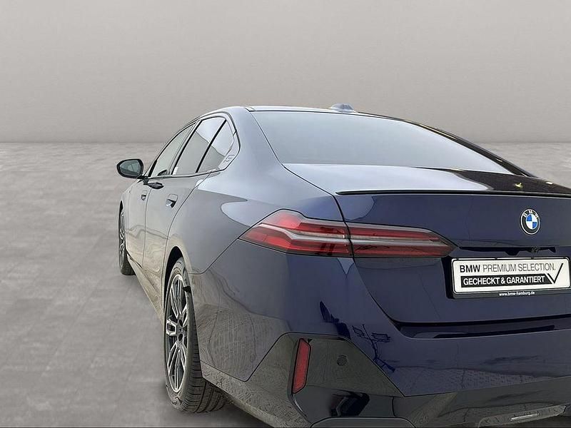 Gebraucht BMW 520 Comfort Edition 190 PS (139 kW) 2023 Blau Limousine