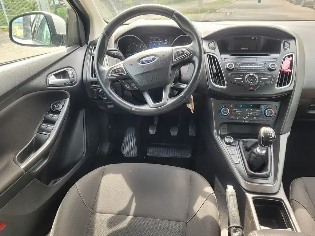 Gebraucht Ford Focus Business Edition 125 PS (91 kW) 2017 Silber Limousine