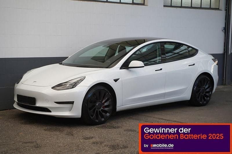 Weiß Gebraucht 2022 Tesla Model 3 Performance Limousine | 27.350 € (Superpreis) - Bild 1/4