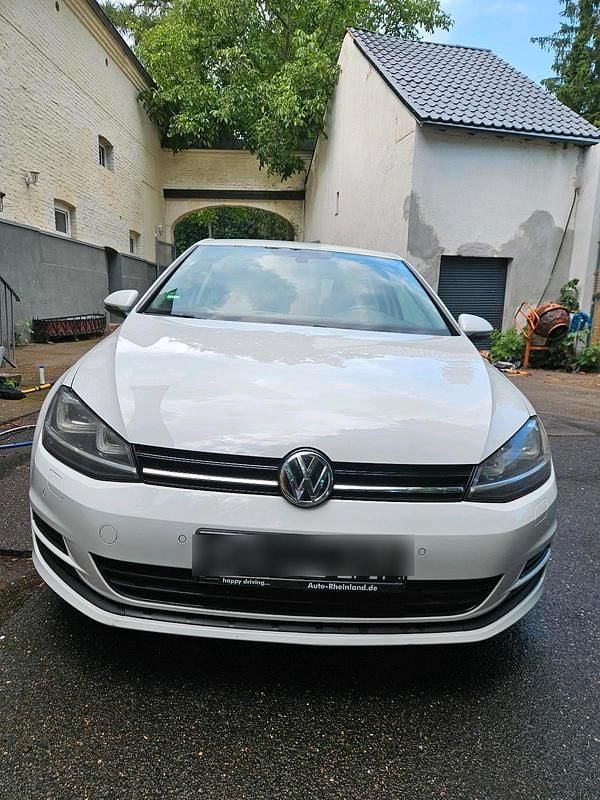 Weiß Gebraucht 2014 VW Golf VII Kombi | 8.750 € (Guter Preis) - Bild 1/4