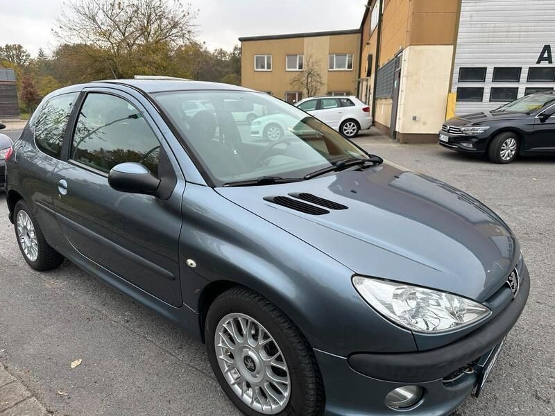 Grau Gebraucht 2005 Peugeot 206 Kleinwagen | 1.000 € (Fairer Preis) - Bild 1/4