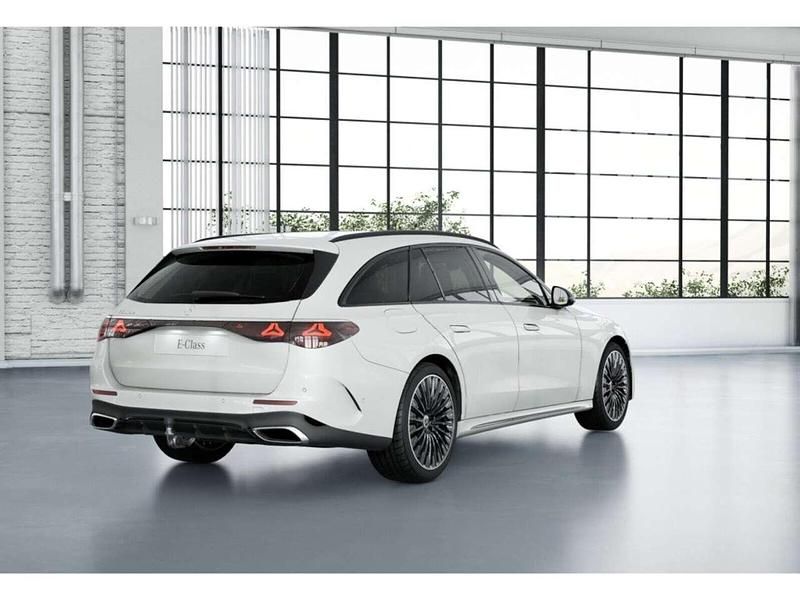 Gebraucht Mercedes E300 AMG 204 PS (150 kW) 2025 Weiss manufaktur lack manufaktur opalithweiss bright Kombi