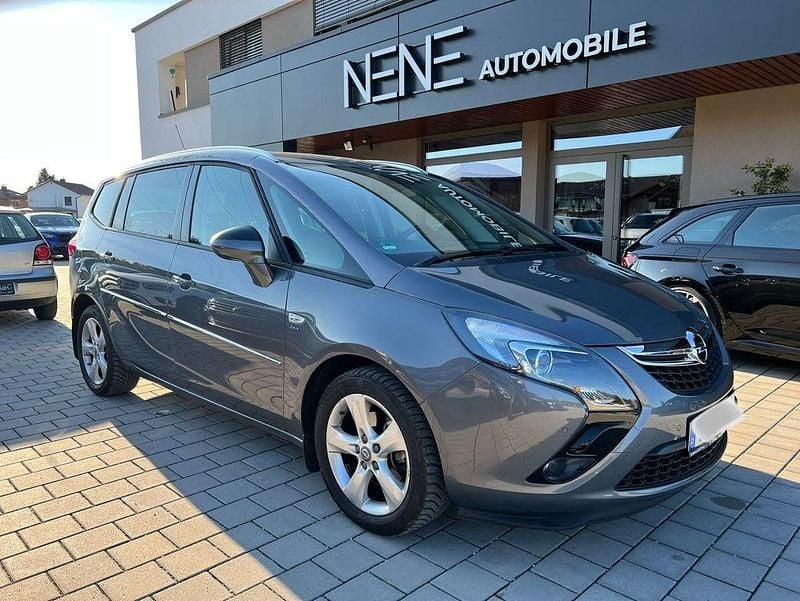 Silber Gebraucht 2015 Opel Zafira Tourer Edition Van / Kleinbus | 12.990 € (Etwas zu teuer) - Bild 1/4