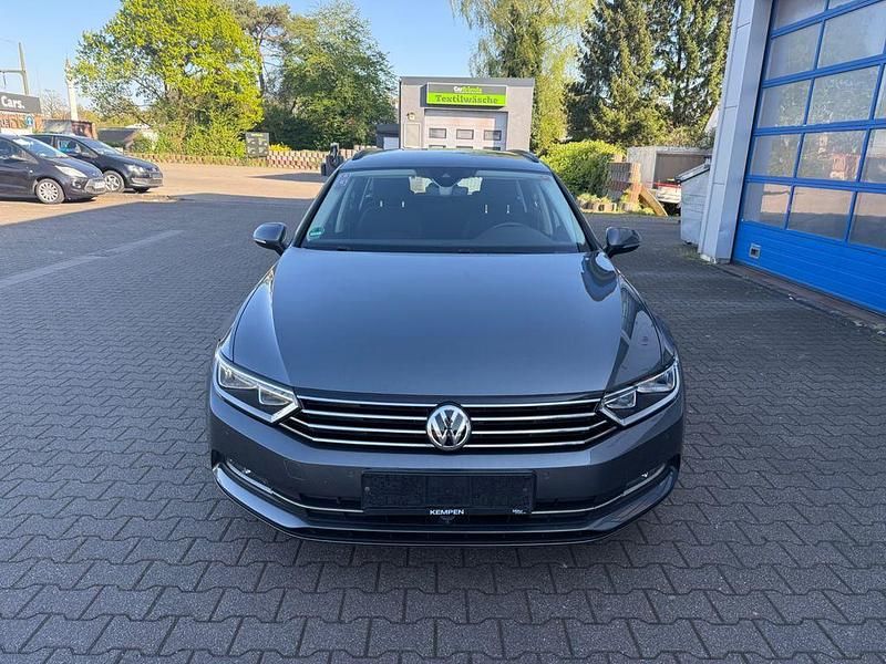 Gebraucht VW Passat Comfortline 150 PS (110 kW) 2015 Grau Limousine