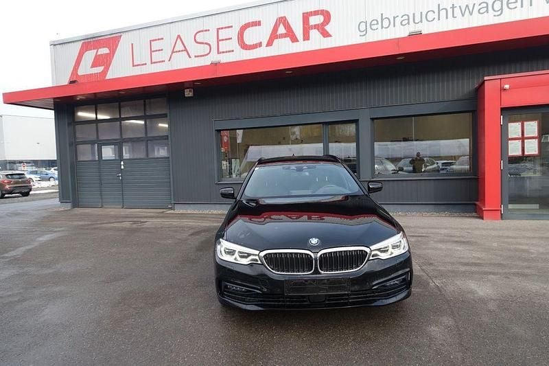 Schwarz Gebraucht 2020 BMW 520 Sport Line Limousine | 17.988 € (Guter Preis) - Bild 1/4