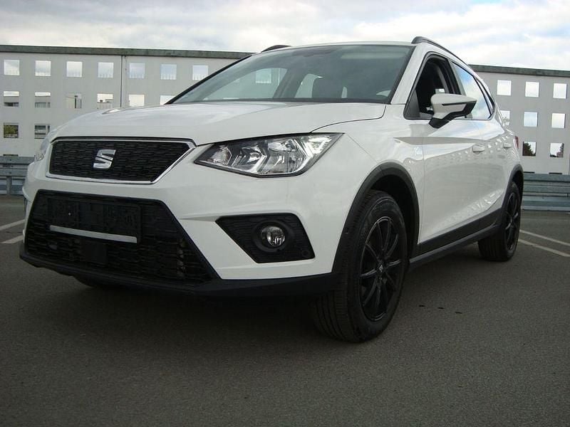 Weiß Gebraucht 2021 Seat Arona Style SUV | 15.890 € (Superpreis) - Bild 1/4