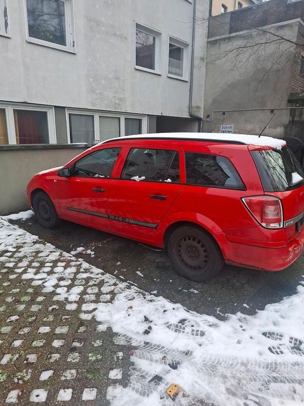 Rot Gebraucht 2008 Opel Astra Selection Kombi | 900 € (Superpreis) - Bild 1/4