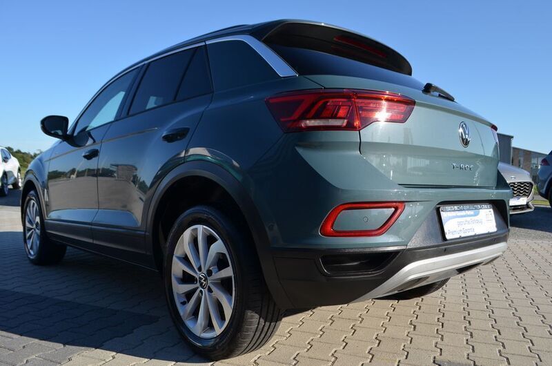 Gebraucht VW T-Roc Life 150 PS (110 kW) 2024 Blau SUV