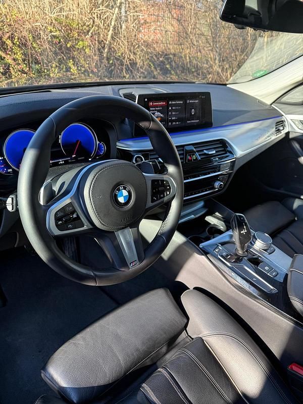 Gebraucht BMW 540 340 PS (250 kW) 2018 Grau Limousine