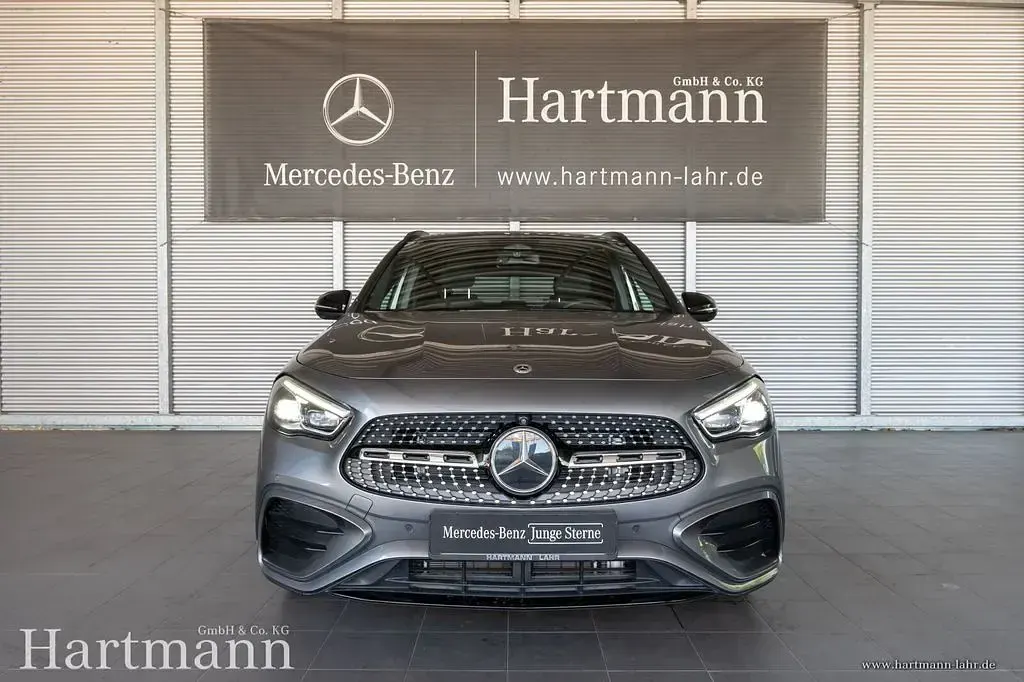 Gebraucht Mercedes GLA180 AMG 136 PS (100 kW) 2025 Mountaingrau SUV