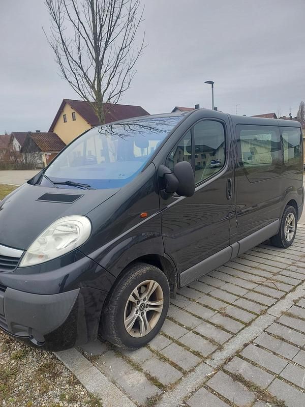 Gebraucht Opel Vivaro 145 PS (106 kW) 2009 Schwarz Van / Kleinbus