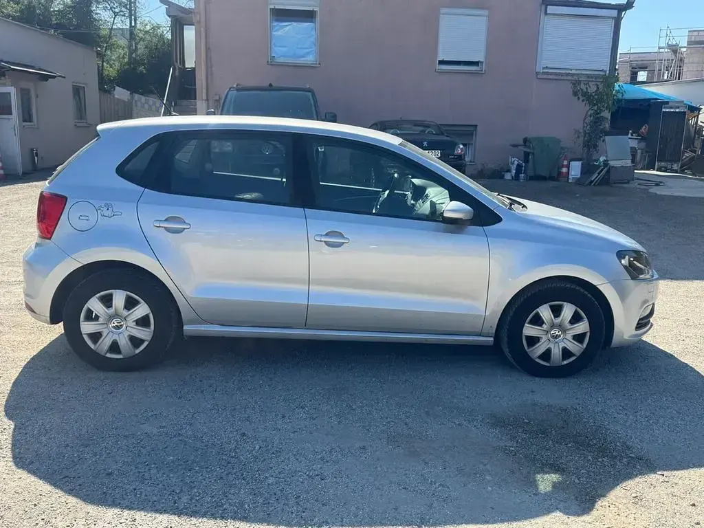 Gebraucht VW Polo Comfortline 75 PS (55 kW) 2015 Silber Limousine