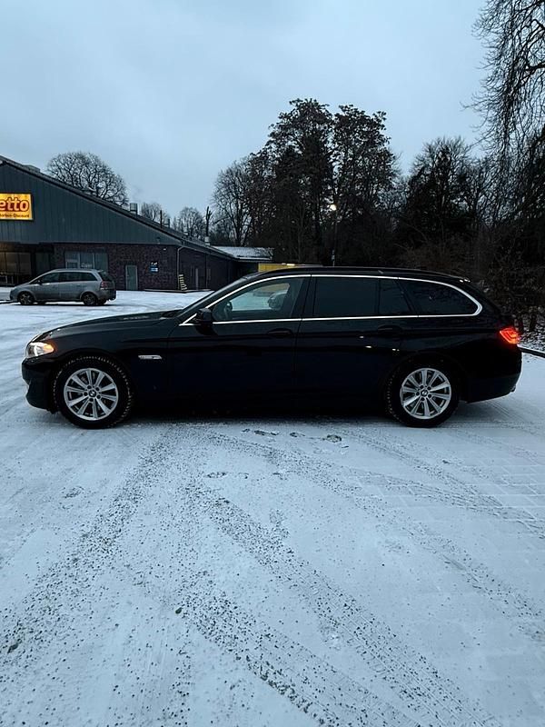 Gebraucht BMW 530 258 PS (189 kW) 2012 Schwarz Kombi