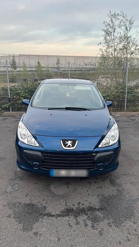 Blau Gebraucht 2005 Peugeot 307 Kleinwagen | 800 € - Bild 1/4