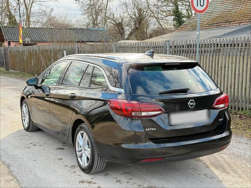 Gebraucht Opel Astra 136 PS (100 kW) 2018 Schwarz Kombi