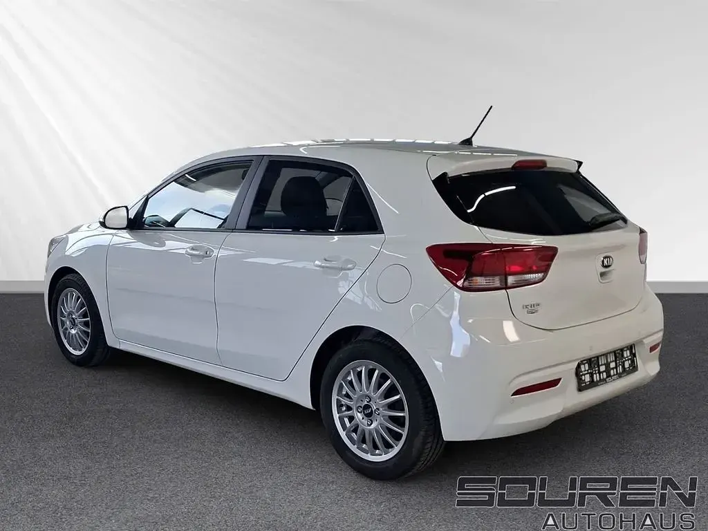 Gebraucht Kia Rio DREAM-TEAM Edition 84 PS (61 kW) 2019 (ud) schneeweiss Limousine