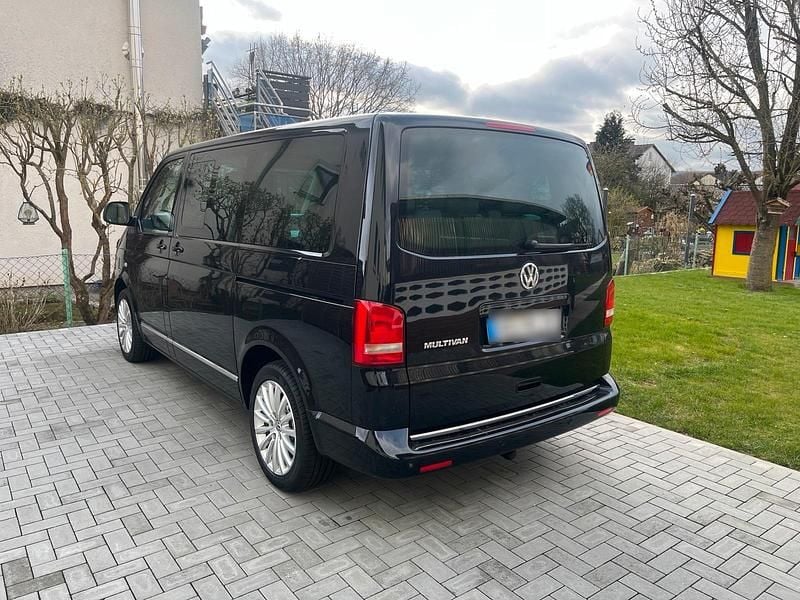 Second-hand VW T5 Highline 180 CP (132 kW) 2012 Negru Van