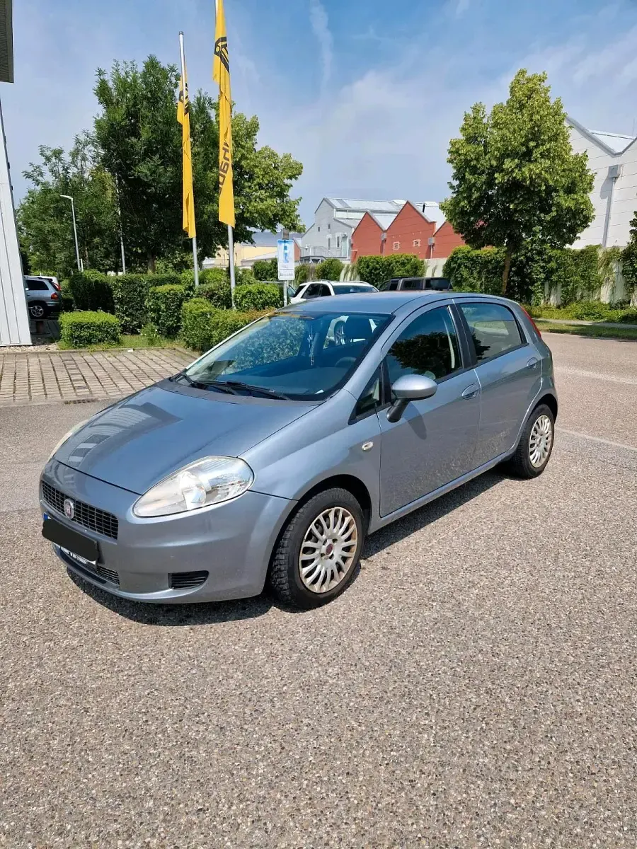 Gebraucht Fiat Grande Punto 77 PS (56 kW) 2009 Blau Kleinwagen