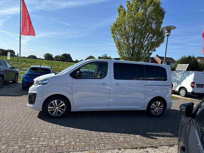 Gebraucht Peugeot e-Traveller Active 100 kW (136 PS) 2023 Weiß Van / Kleinbus