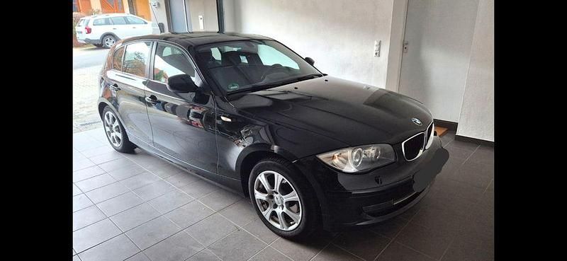 Schwarz Gebraucht 2009 BMW 116 Kleinwagen | 4.900 € (Etwas zu teuer) - Bild 1/4