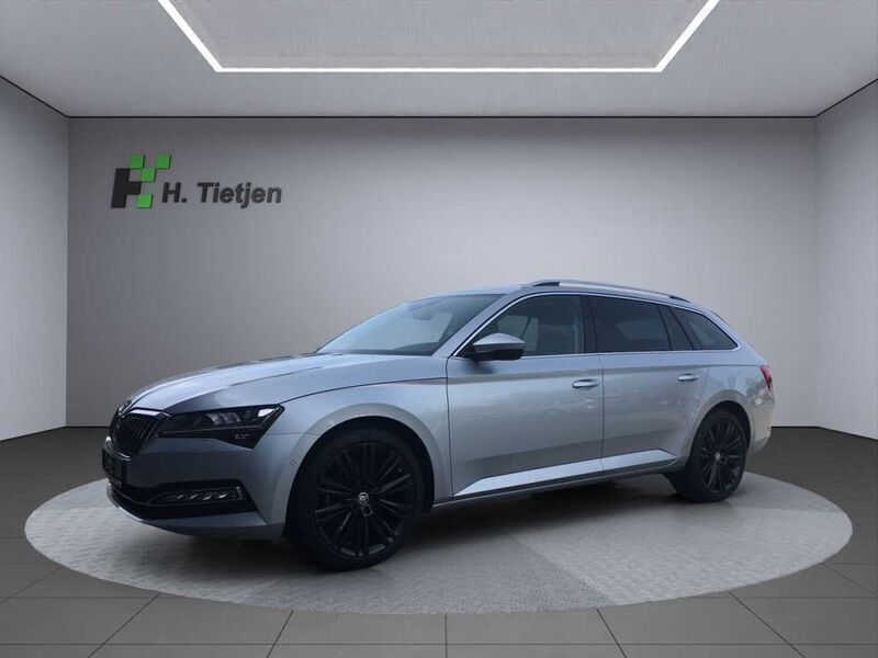 Silber Gebraucht 2023 Skoda Superb Style Kombi | 34.990 € (Etwas zu teuer) - Bild 1/4