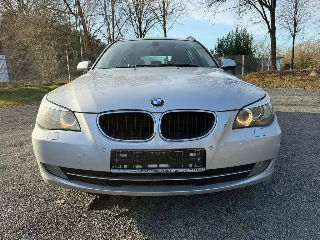 Gebraucht BMW 520 177 PS (130 kW) 2010 Silber Kombi