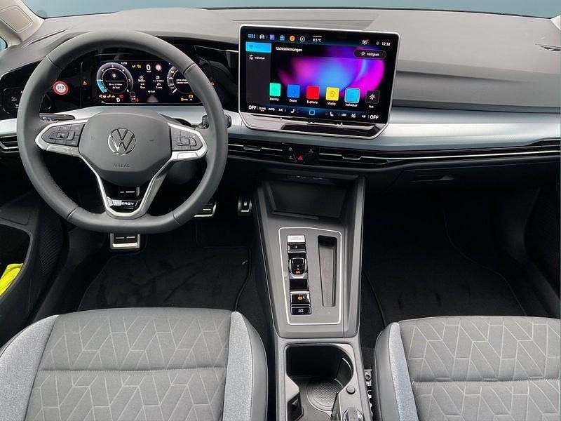 Neu VW Golf VIII 150 PS (110 kW) 2026 Grau Kombi