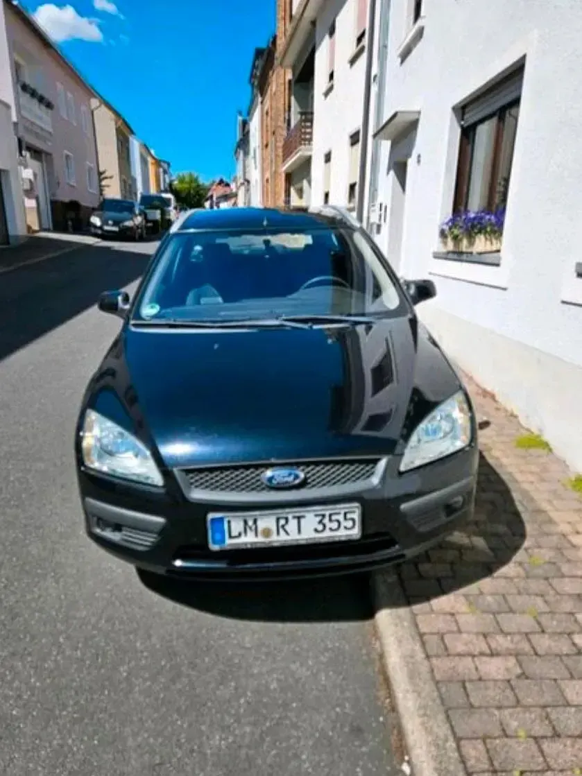 Gebraucht Ford Focus 100 PS (73 kW) 2009 Schwarz Kombi
