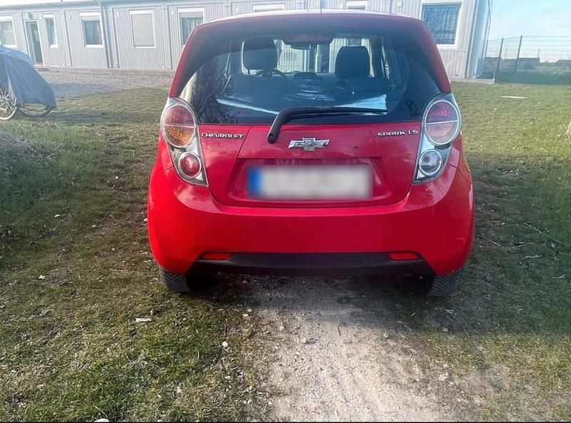Second-hand Chevrolet Spark 68 CP (50 kW) 2013 Roșu Hatchback