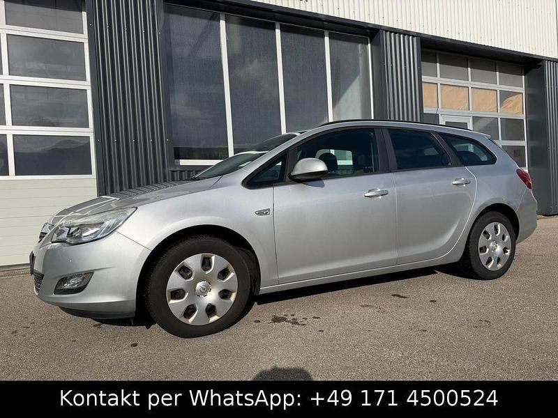 Gebraucht Opel Astra Selection 101 PS (74 kW) 2011 Silber Kombi