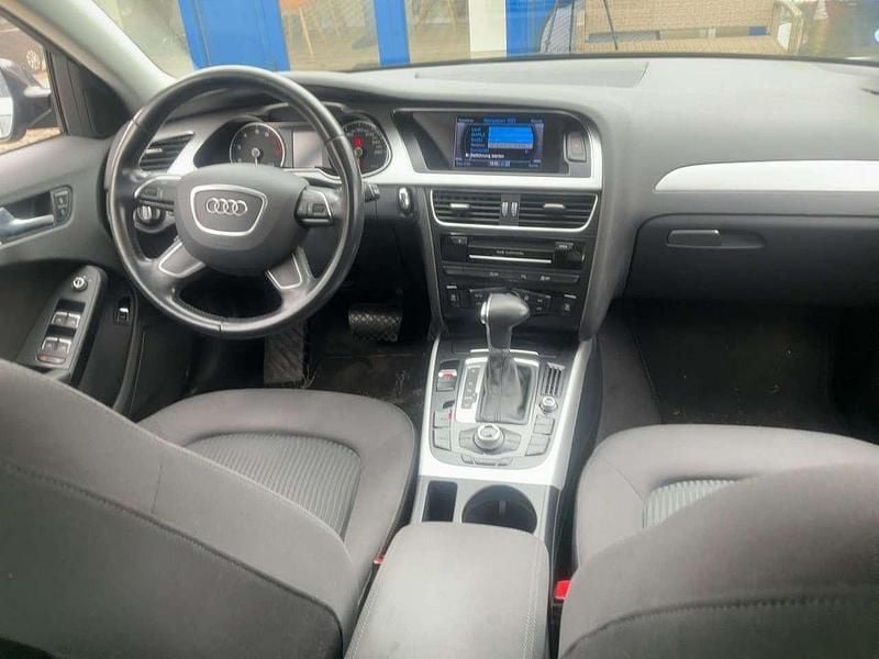 Gebraucht Audi A4 Attraction 170 PS (125 kW) 2015 Schwarz Kombi
