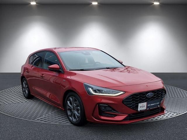 Gebraucht Ford Focus ST-Line X 116 PS (85 kW) 2025 Fantastic red tc Limousine
