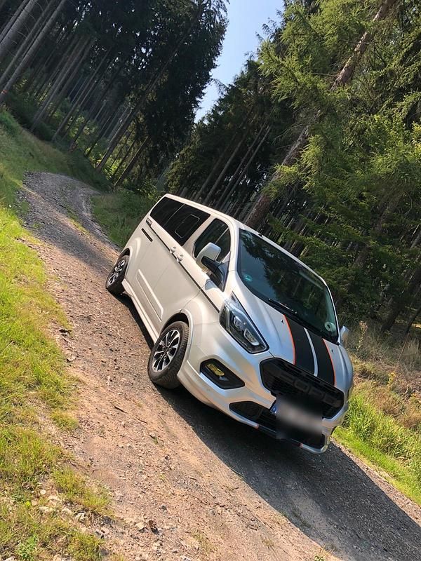 Silber Gebraucht 2019 Ford Tourneo Sport Van / Kleinbus | 29.990 € (Fairer Preis) - Bild 1/4