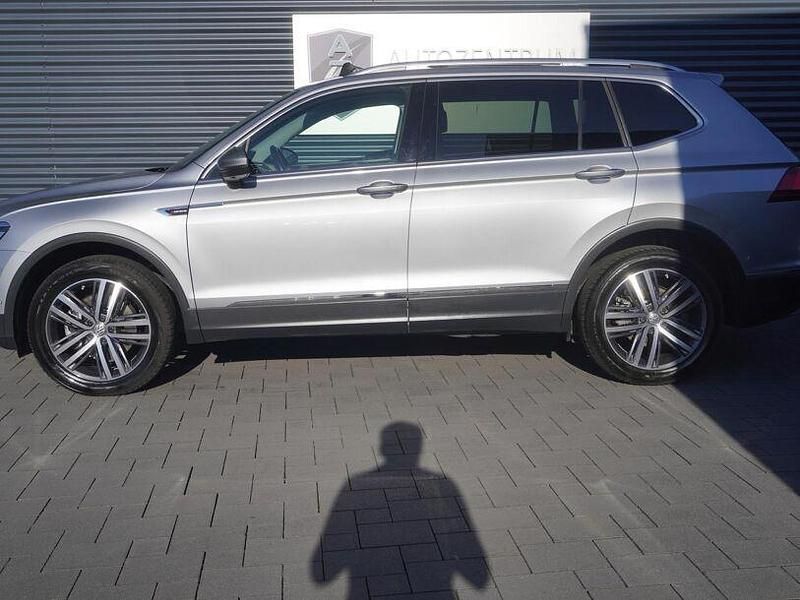 Gebraucht VW Tiguan Allspace Highline 239 PS (175 kW) 2019 Pyrit silber metallic SUV