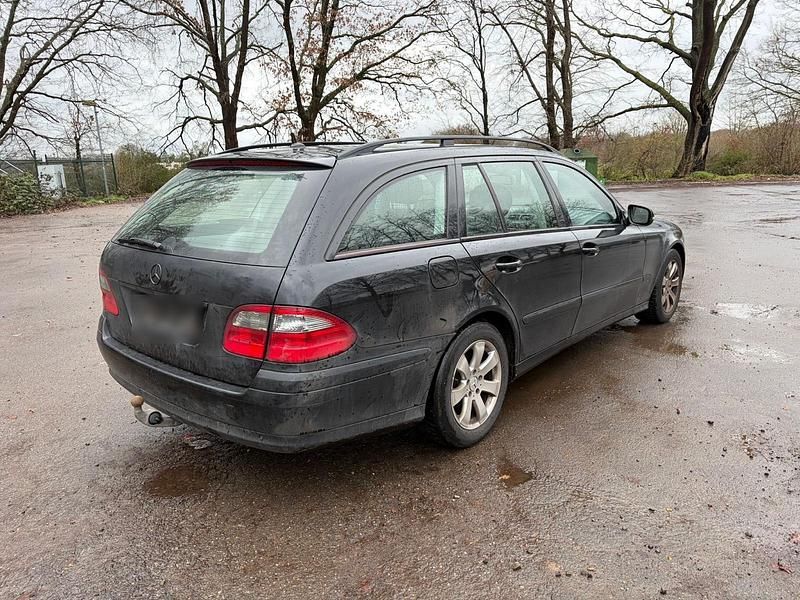 Gebraucht Mercedes E220 170 PS (125 kW) 2007 Schwarz Kombi