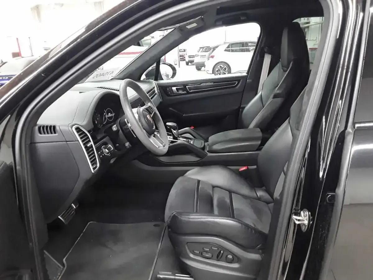 Gebraucht Porsche Cayenne GTS 460 PS (338 kW) 2023 Chromitschwarzmetallic SUV