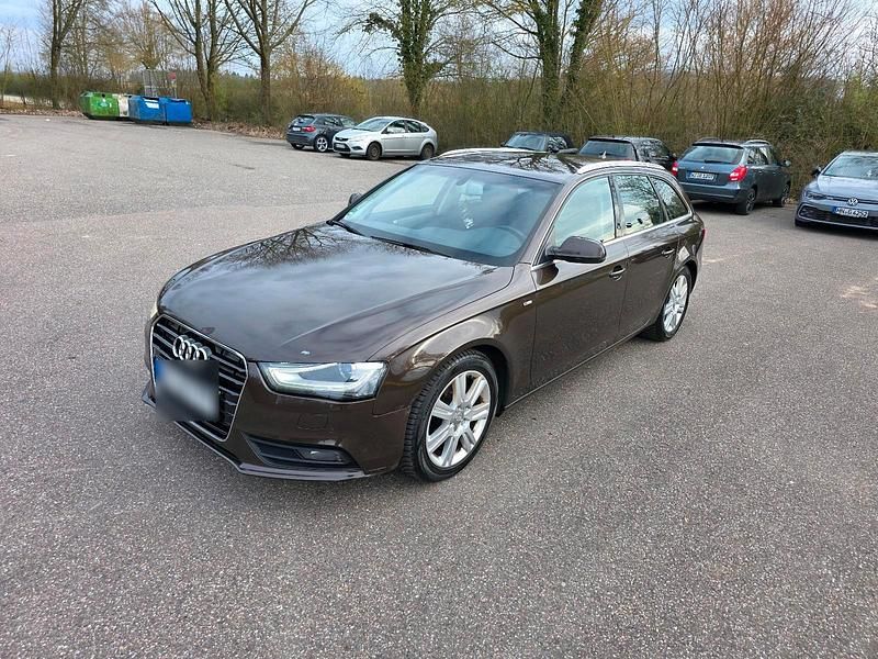 Gebraucht Audi A4 143 PS (105 kW) 2013 Braun Kombi