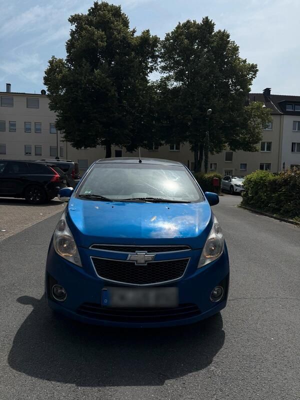 Blau Gebraucht 2010 Chevrolet Spark Kleinwagen | 1.400 € (Guter Preis) - Bild 1/4